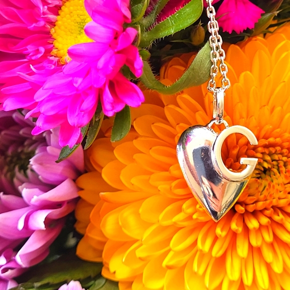 Hello Summer! GUCCI ITALIAN LUXURY BRAND IN STERLING SILVER ✨️ STATEMENT GUCCI - Picture 1 of 5